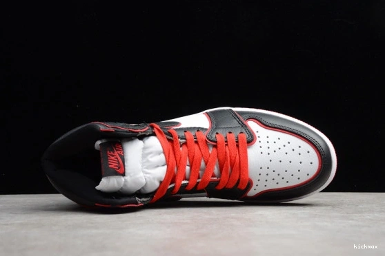 1 Air 555088-062 Jordan Bloodline 555088-062 0523